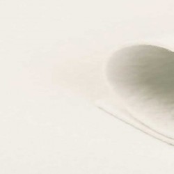 Filc cienki ecru grubość około 1,2 mm
