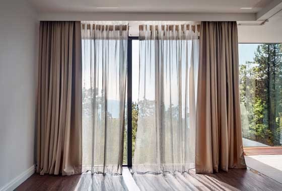 Modne kolory zasłon: Praktyczny przewodnik do nowoczesnych wnętrz